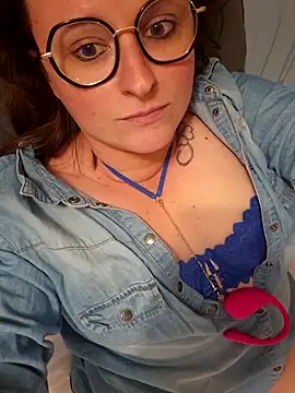 Snapshot of openstes14 chatting on 04.12.26 openstes14 online show from 04.12.26