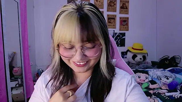 Snapshot of ZoeyDoll_ chatting on 04.20.26 ZoeyDoll online show from 04.20.26