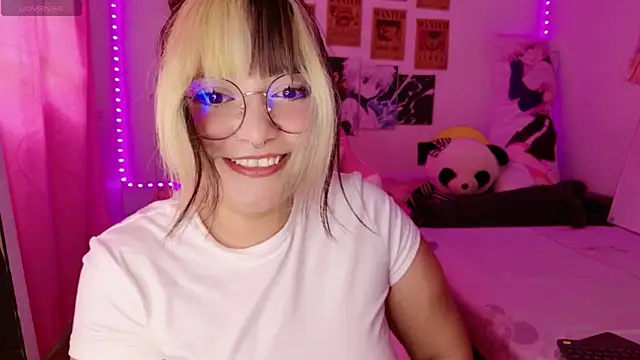 Snapshot of ZoeyDoll_ chatting on 05.04.26 ZoeyDoll online show from 05.04.26