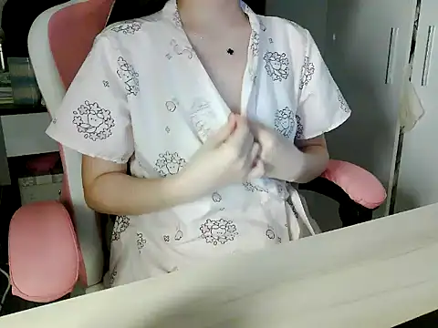 lucienguyen online show from 04.08.26