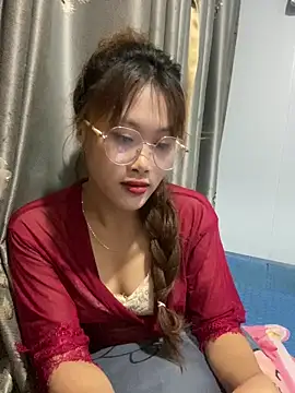 Snapshot of Zoe_X1 chatting on 04.16.26 Zoe X1 online show from 04.16.26