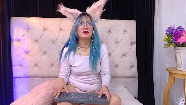 Zafiro Kitsune online show from 06.03.26