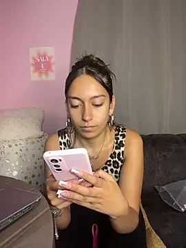 DulceLatinaxo online show from 05.13.26