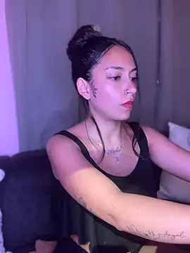 DulceLatinaxo online show from 05.21.26