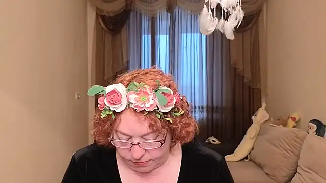Snapshot of Fara_Flutte chatting on 04.22.26 Fara Flutte online show from 04.22.26
