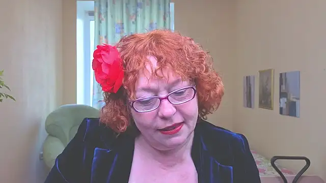 Snapshot of Fara_Flutte chatting on 04.28.26 Fara Flutte online show from 04.28.26