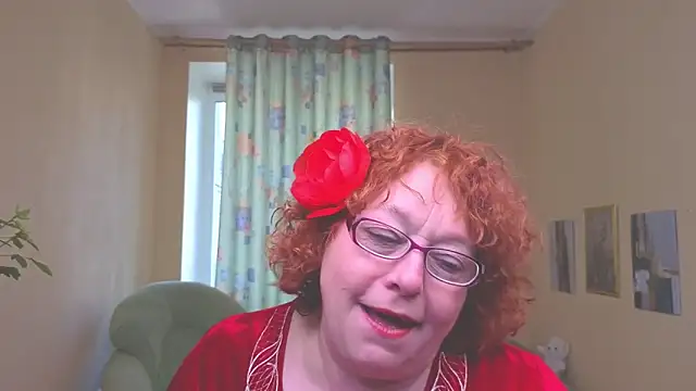 Snapshot of Fara_Flutte chatting on 04.29.26 Fara Flutte online show from 04.29.26