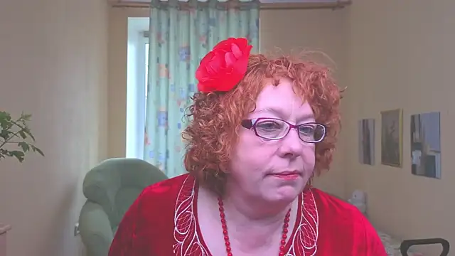 Snapshot of Fara_Flutte chatting on 04.30.26 Fara Flutte online show from 04.30.26