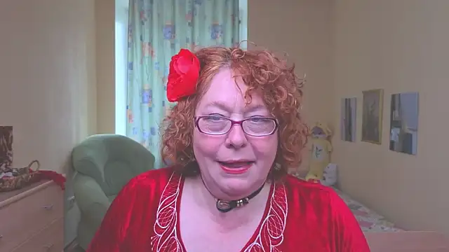 Snapshot of Fara_Flutte chatting on 05.11.26 Fara Flutte online show from 05.11.26