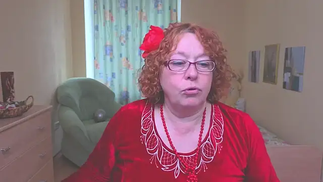Snapshot of Fara_Flutte chatting on 05.13.26 Fara Flutte online show from 05.13.26