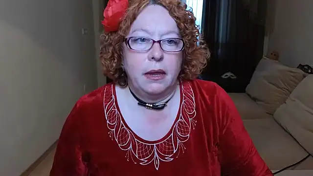 Snapshot of Fara_Flutte chatting on 05.16.26 Fara Flutte online show from 05.16.26