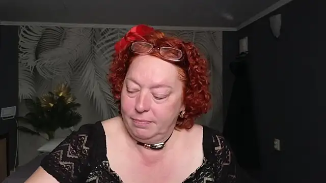 Snapshot of Fara_Flutte chatting on 05.21.26 Fara Flutte online show from 05.21.26