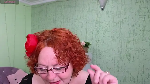 Snapshot of Fara_Flutte chatting on 05.26.26 Fara Flutte online show from 05.26.26