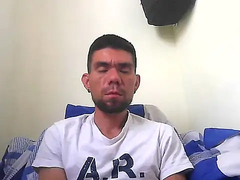 Snapshot of thomas2wood chatting on 05.29.26 thomas2wood online show from 05.29.26