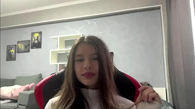 Julllesimons online show from 04.07.26