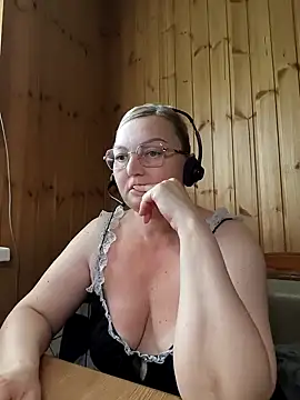 White-Chocolatte online show from 05.07.26