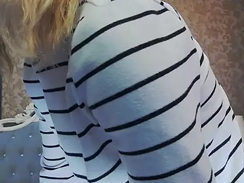 Ivy Quin online show from 04.22.26