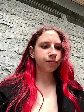 michelle lovique online show from 06.04.26