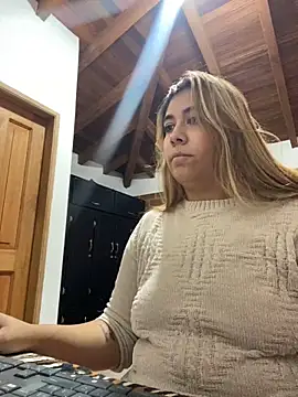  BellaSmith  online show from 05.24.26