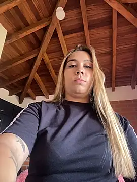 Snapshot of _BellaSmith_ chatting on 06.17.26 BellaSmith online show from 06.17.26