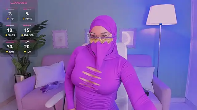 Snapshot of SamiraLuxe chatting on 04.09.26 SamiraLuxe online show from 04.09.26