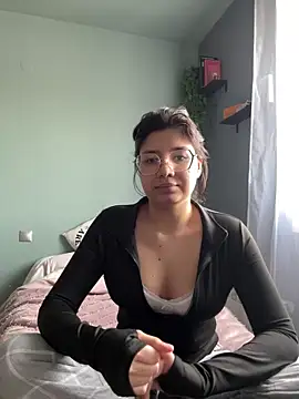 Snapshot of TopangaOlsen chatting on 04.10.26 TopangaOlsen online show from 04.10.26