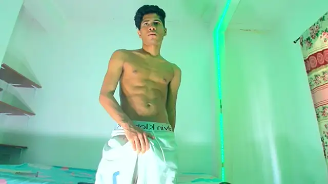 Snapshot of axelsexxy chatting on 04.10.26 axelsexxy online show from 04.10.26