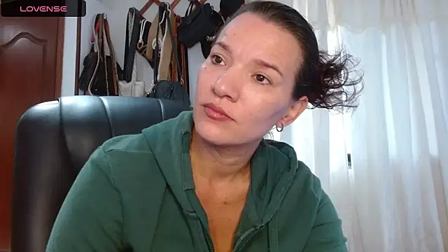 valery fitt online show from 04.17.26