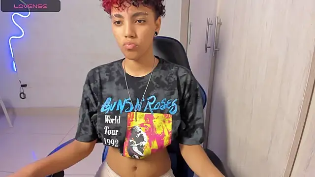 Snapshot of axel_luxxx chatting on 04.15.26 axel luxxx online show from 04.15.26