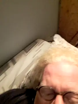 ChrisMtl83 online show from 04.23.26