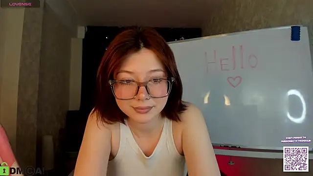 Snapshot of Lessi_Panic chatting on 04.28.26 Lessi Panic online show from 04.28.26