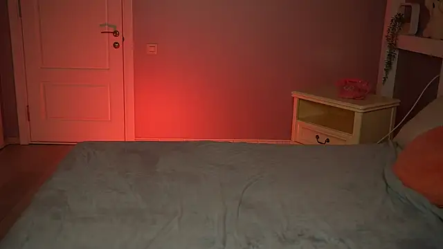 Snapshot of LilElfies chatting on 04.09.26 LilElfies online show from 04.09.26