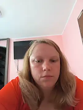 Snapshot of wildaurax chatting on 05.28.26 wildaurax online show from 05.28.26