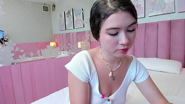 Hellencute18  online show from 04.20.26