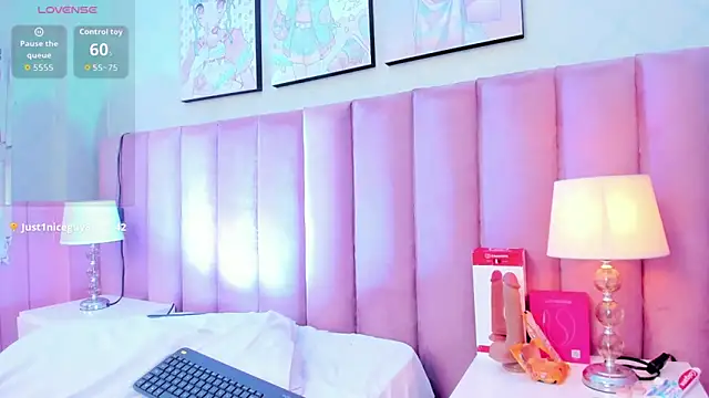 Hellencute18  online show from 05.27.26