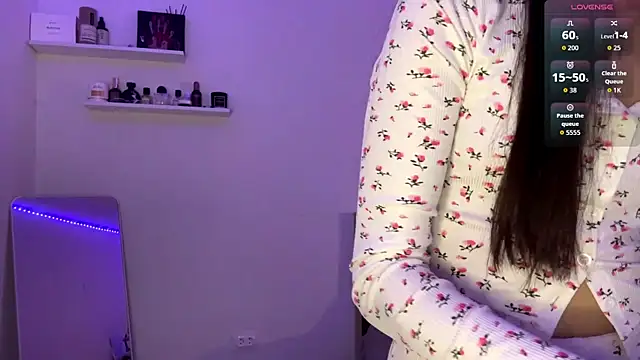 SophieLaine online show from 04.24.26