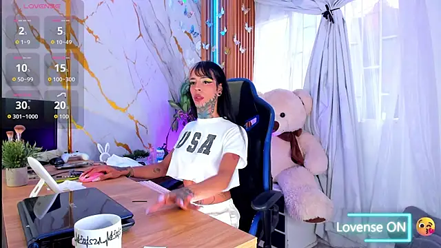 Dafne kee online show from 06.26.26