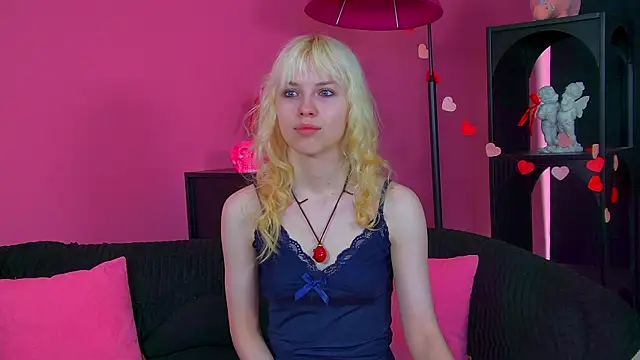 Snapshot of HannahHollis chatting on 06.13.26 HannahHollis online show from 06.13.26