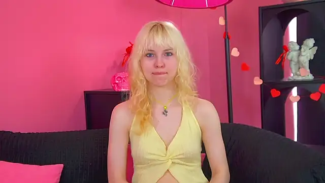 Snapshot of HannahHollis chatting on 06.20.26 HannahHollis online show from 06.20.26