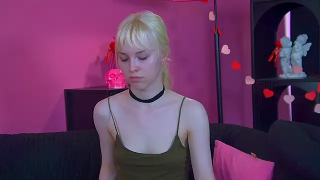 Snapshot of HannahHollis chatting on 06.27.26 HannahHollis online show from 06.27.26