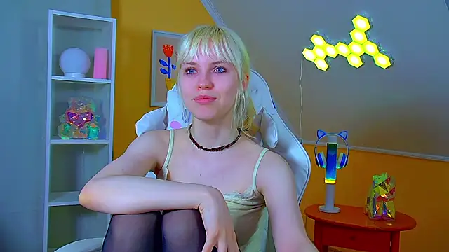 Snapshot of HannahHollis chatting on 07.09.26 HannahHollis online show from 07.09.26