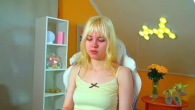 Snapshot of HannahHollis chatting on 07.22.26 HannahHollis online show from 07.22.26
