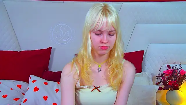 Snapshot of HannahHollis chatting on 07.24.26 HannahHollis online show from 07.24.26