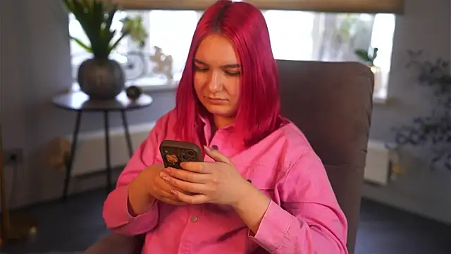 LindyMekee online show from 04.09.26