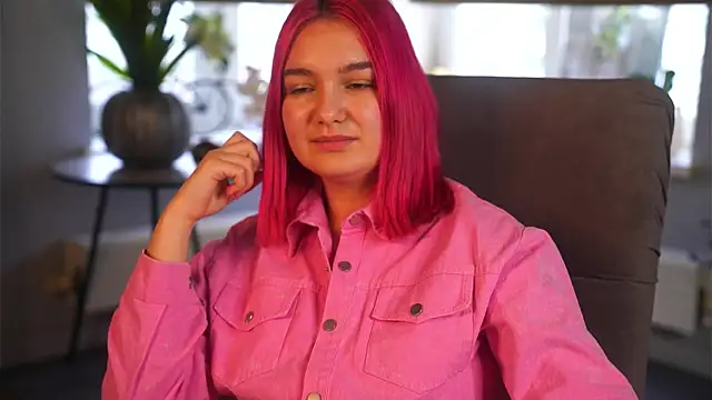 LindyMekee online show from 04.09.26