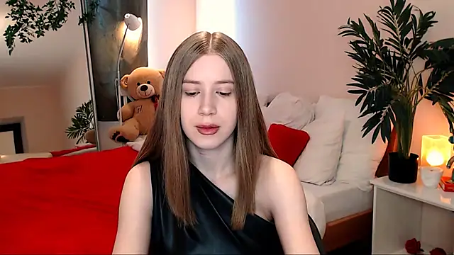 Snapshot of cheeky_chick chatting on 05.26.26 cheeky chick online show from 05.26.26