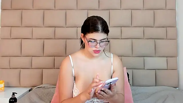TifannyRosen online show from 05.24.26