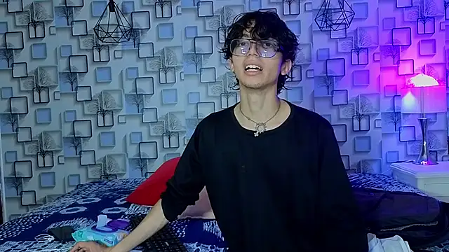 Twink Sebas7 online show from 05.19.26