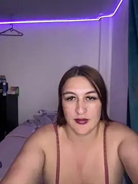 Snapshot of karolsuit chatting on 04.20.26 karolsuit online show from 04.20.26