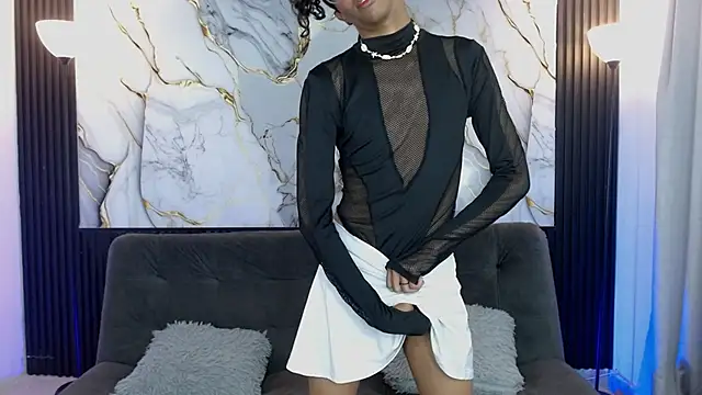 Snapshot of triiangel_latinboy chatting on 04.17.26 triiangel latinboy online show from 04.17.26